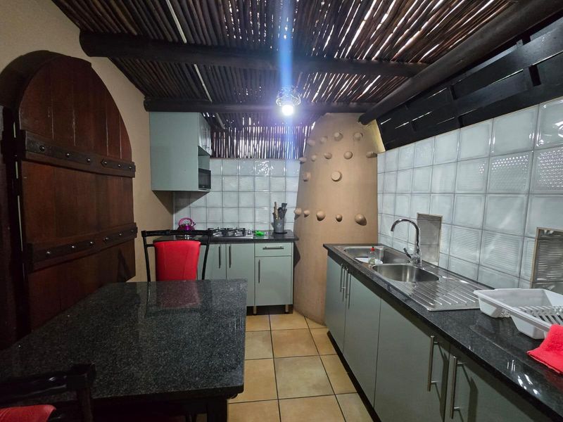 Luxury Fully Serviced Extended-Stay Studio Apartment - Photo 5