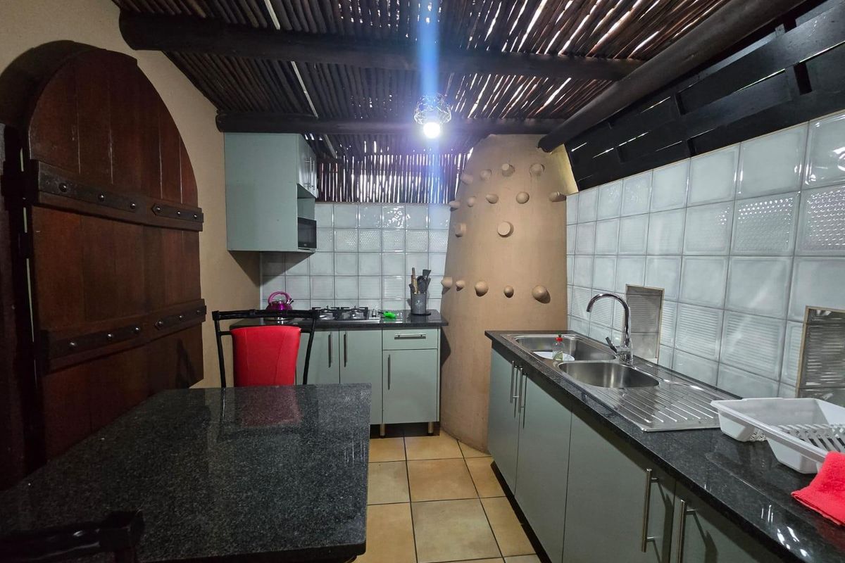 Luxury Fully Serviced Extended-Stay Studio Apartment - Photo 5