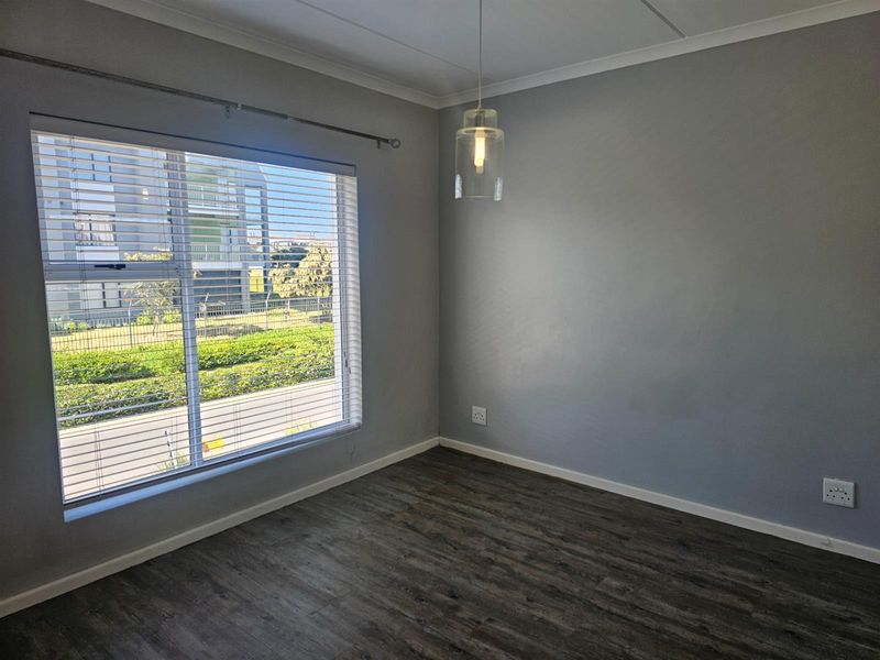 Vacant and ready - Modern 2bed Apartment in Burgundy Estate - Photo 9