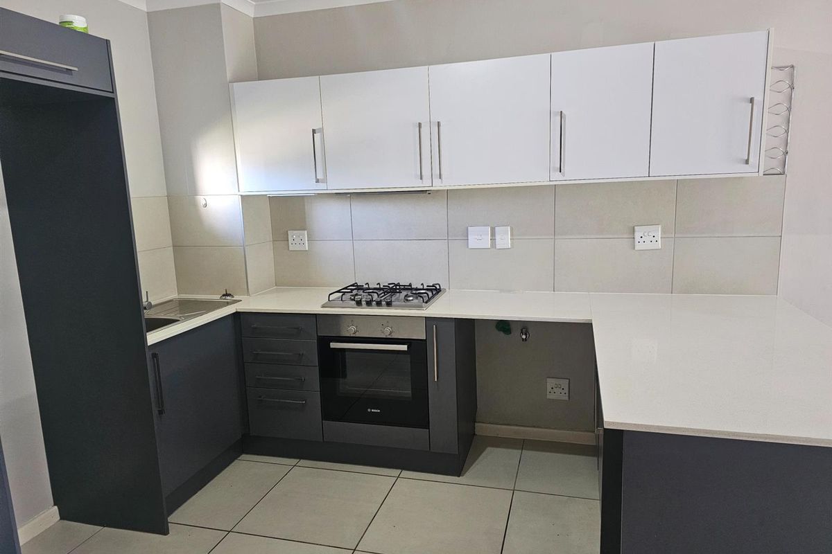 Vacant and ready - Modern 2bed Apartment in Burgundy Estate - Photo 4