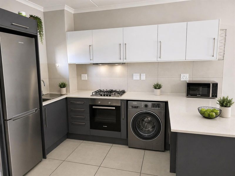 Vacant and ready - Modern 2bed Apartment in Burgundy Estate - Photo 3