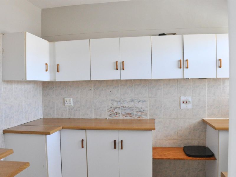 Studio Apartment For Sale in Strand - Photo 7