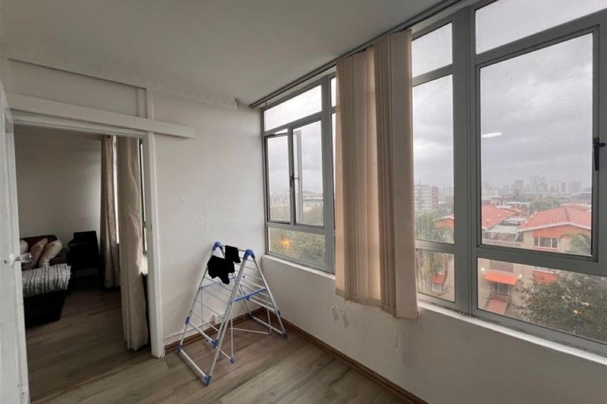 1.5 Bedroom Apartment To Rent in Essenwood, Durban, KwaZulu-Natal - Photo 5