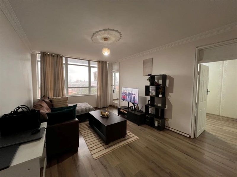 1.5 Bedroom Apartment To Rent in Essenwood, Durban, KwaZulu-Natal - Photo 2