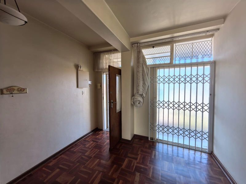 The Ultimate Investment Opportunity: Prime Student Living Right at SPU’s Doorstep - Photo 4