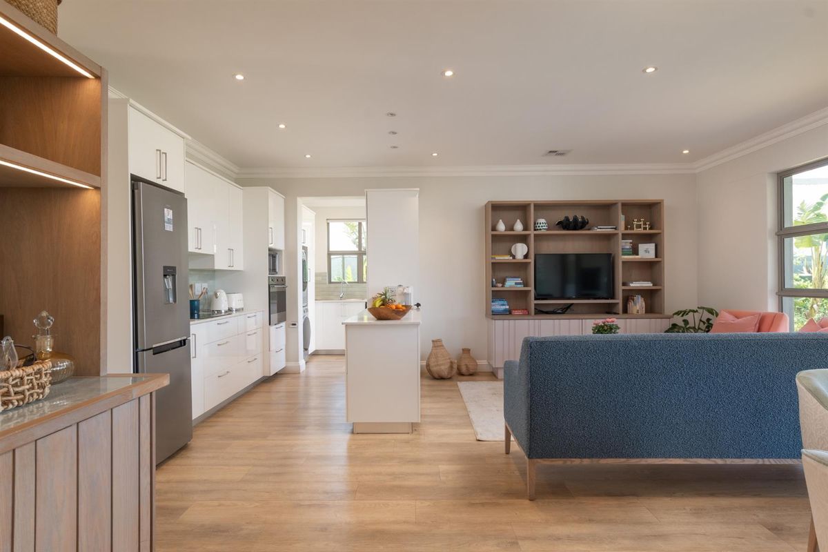 Coastal Elegance Meets Architectural Grace - Photo 4