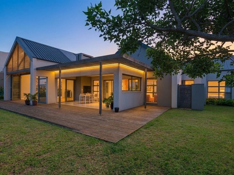 Coastal Elegance Meets Architectural Grace - Photo 1