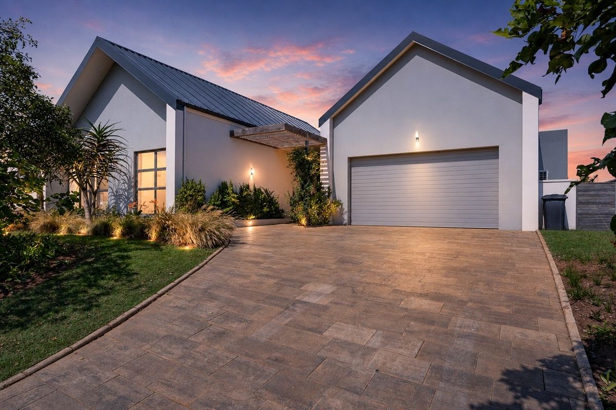 Coastal Elegance Meets Architectural Grace - Photo 2