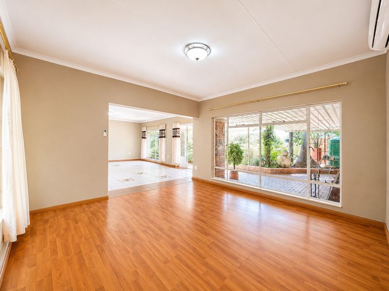 Tropical Family Retreat with Separate Flatlet in the Heart of Ifafi - Photo 9