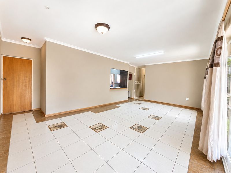 Tropical Family Retreat with Separate Flatlet in the Heart of Ifafi - Photo 5