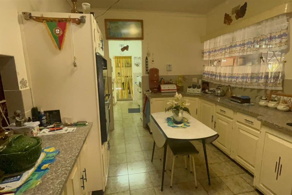 4-Bedroom Home For Sale in Vanderbijlpark SW 2 - Photo 5