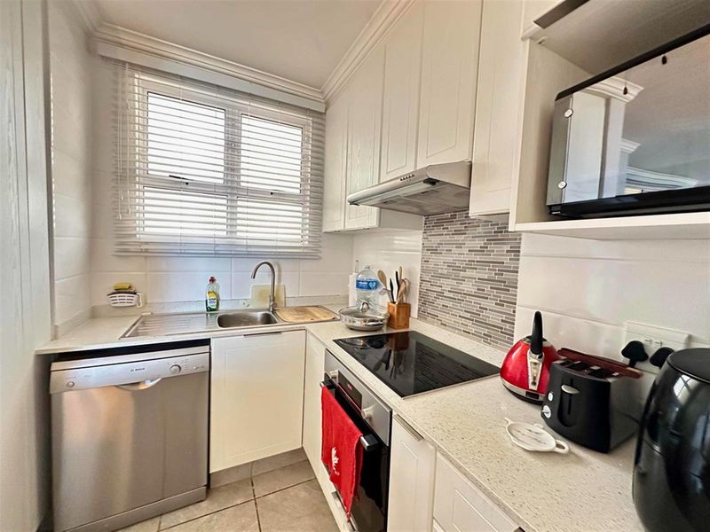 Wake up to ocean views from this modern one bedroom apartment in Glenashley Heights - Photo 7