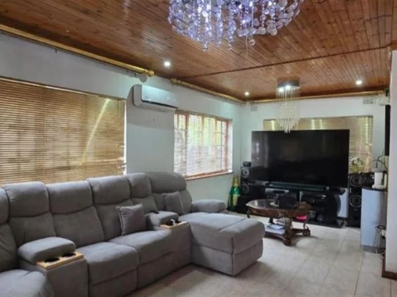 House For Sale in Stanger Heights, Stanger, KwaZulu Natal - Photo 6