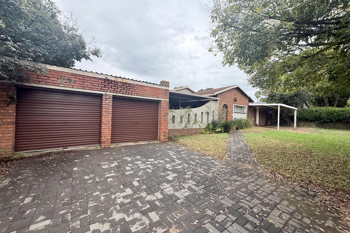 Spacious Family House For Sale in Elarduspark, Pretoria - Photo 3
