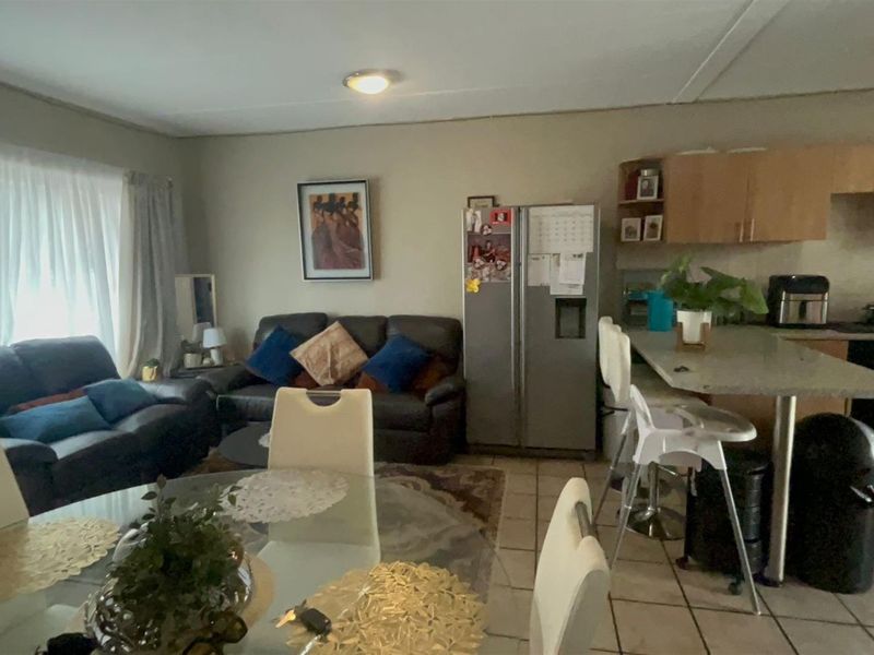 2-Bedroom Unit For Sale in Vanderbijlpark SE4 - Photo 5