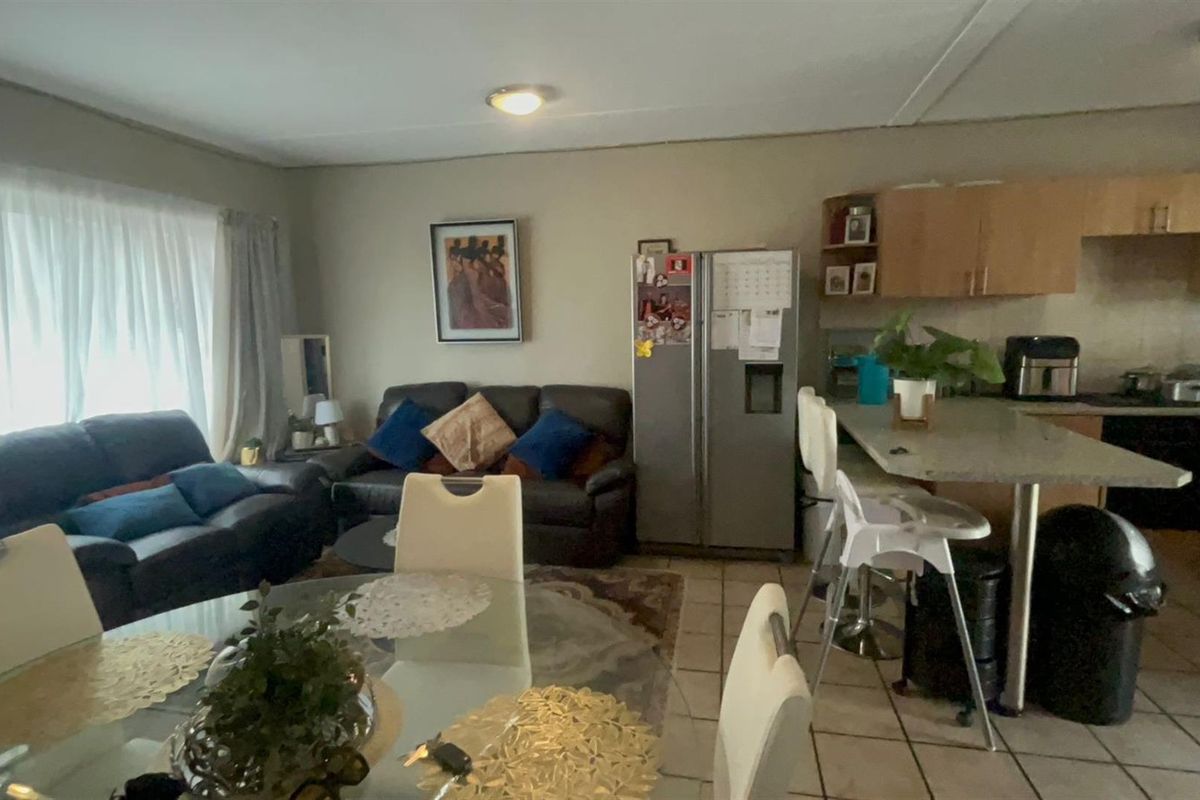 2-Bedroom Unit For Sale in Vanderbijlpark SE4 - Photo 5
