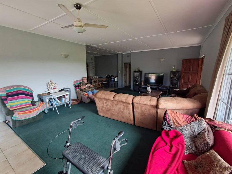 House For Sale In Margate, Kwazulu-Natal - Photo 4