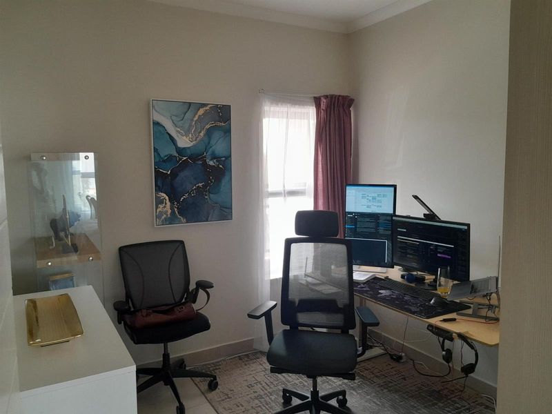 Stunning 2 Bedroom unit in Table view - Photo 8