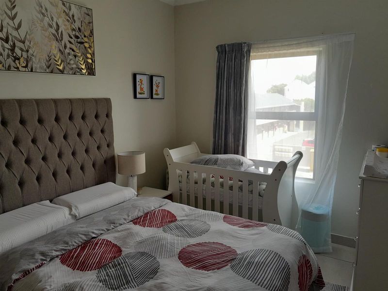 Stunning 2 Bedroom unit in Table view - Photo 4