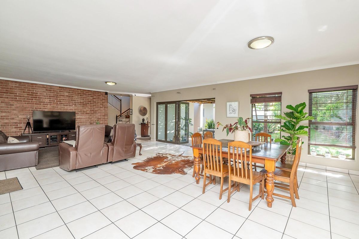 Immaculate, Private Living in Deo Gracia - Exceptional Value | 4 Bed, 2 Bath plus Study - Photo 5