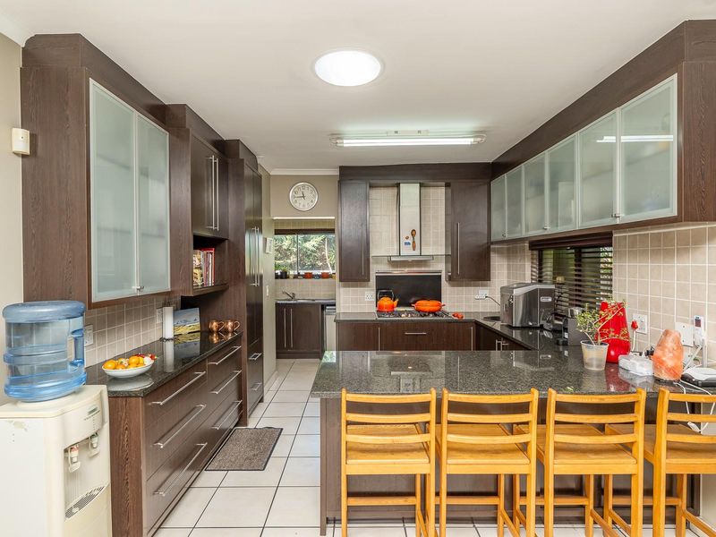 Immaculate, Private Living in Deo Gracia - Exceptional Value | 4 Bed, 2 Bath plus Study - Photo 9