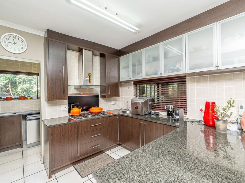 Immaculate, Private Living in Deo Gracia - Exceptional Value | 4 Bed, 2 Bath plus Study - Photo 8