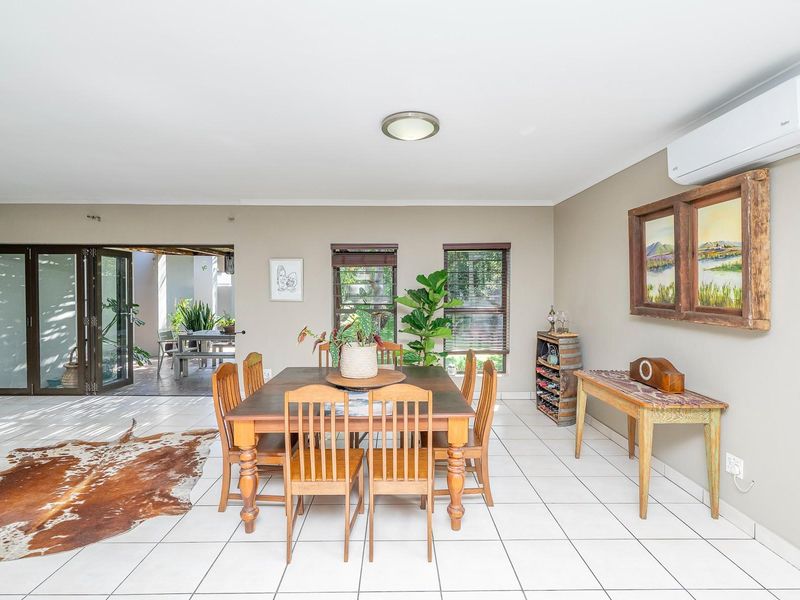Immaculate, Private Living in Deo Gracia - Exceptional Value | 4 Bed, 2 Bath plus Study - Photo 6