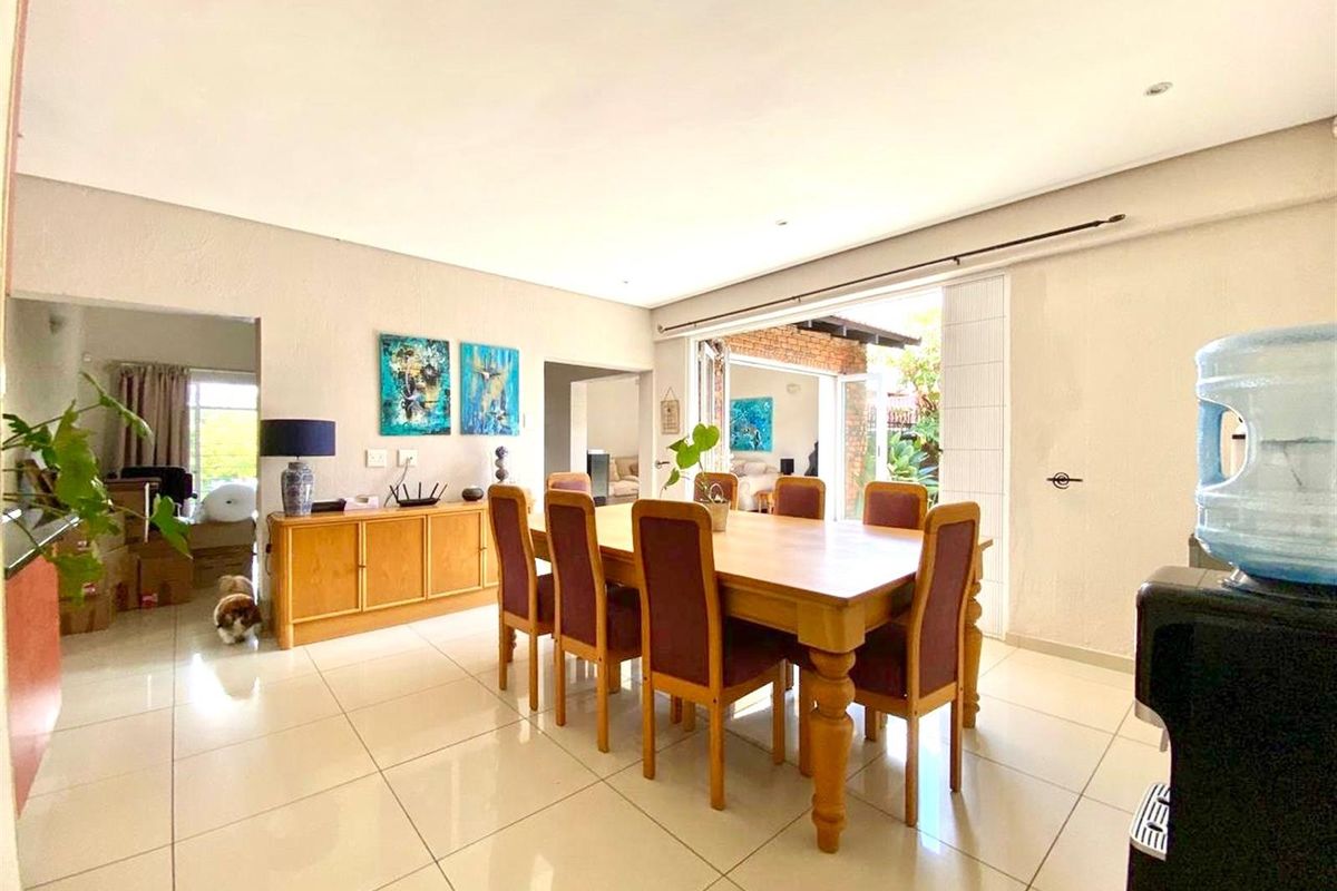 Spacious Townhouse in Sought-After Gallo Manor | Boomed-Off Security Estate - Photo 5