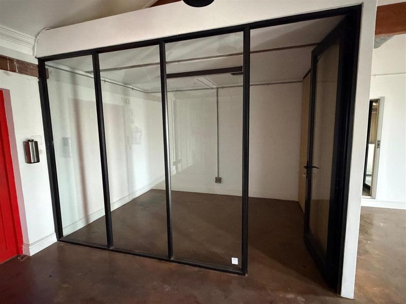 Office For Sale in Woodstock, Cape Town - Photo 8