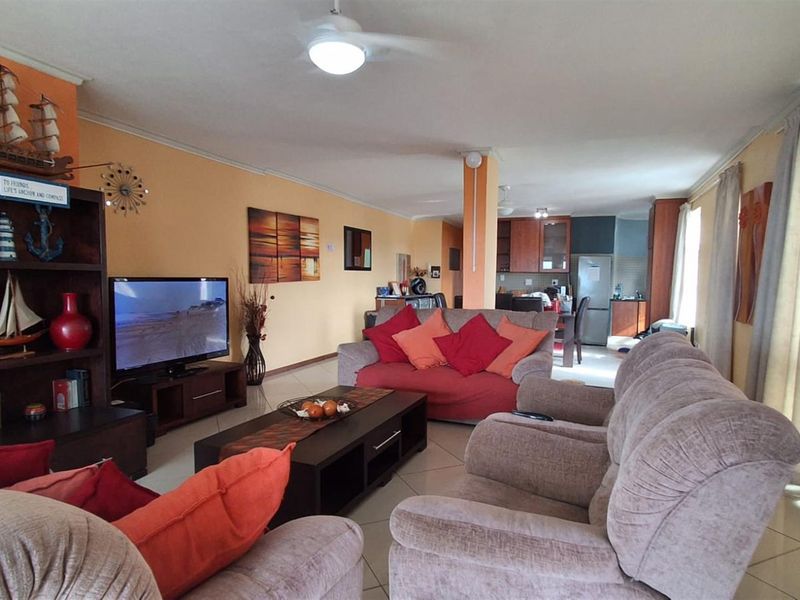 Apartment For Sale in Margate, KwaZulu Natal - Photo 7