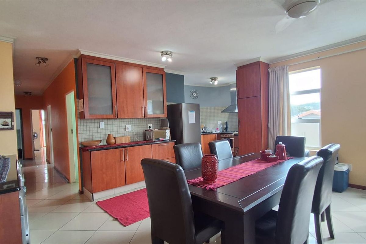 Apartment For Sale in Margate, KwaZulu Natal - Photo 3