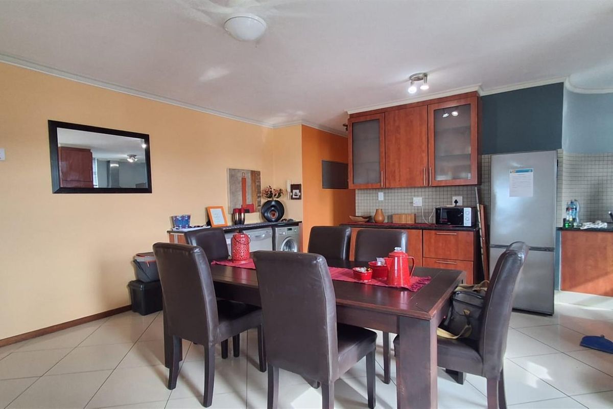 Apartment For Sale in Margate, KwaZulu Natal - Photo 2