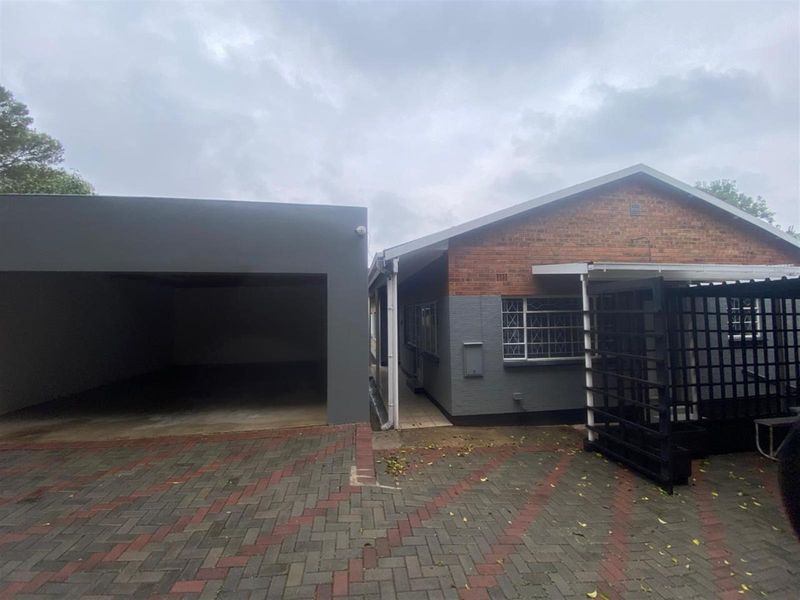 Spacious 4-Bedroom Free-Standing Home To Rent in Randburg - Photo 4