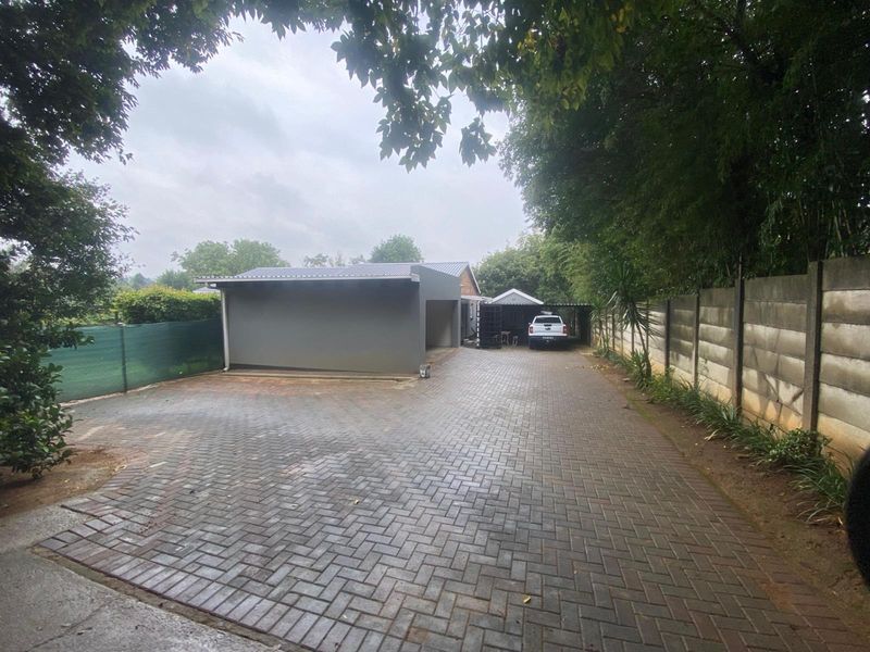 Spacious 4-Bedroom Free-Standing Home To Rent in Randburg - Photo 7