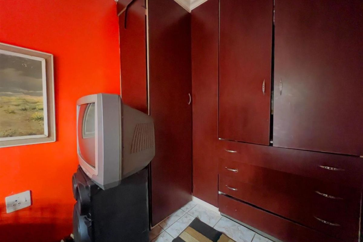 House For Sale in Phiri, Soweto - Photo 5