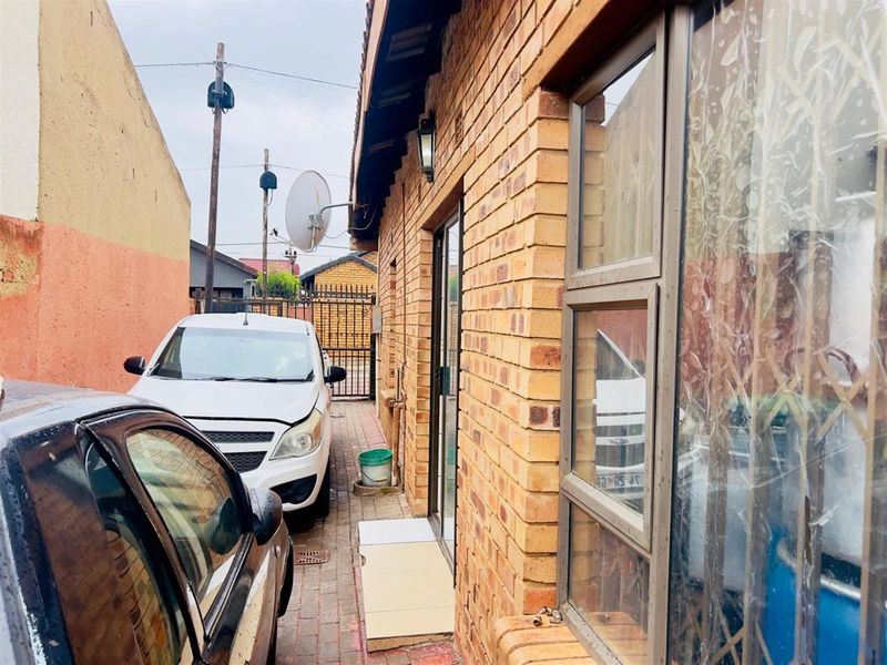 House For Sale in Phiri, Soweto - Photo 3