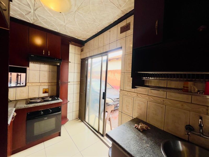 House For Sale in Phiri, Soweto - Photo 9