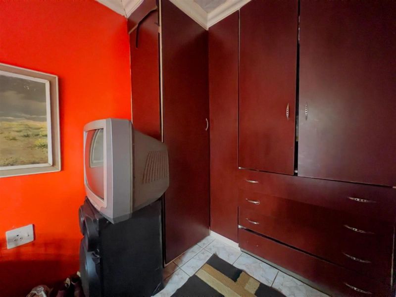 House For Sale in Phiri, Soweto - Photo 5