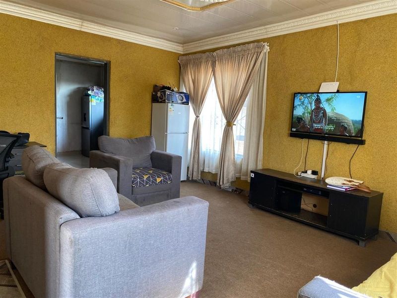 House For Sale in Geluksdal, Brakpan - Photo 3