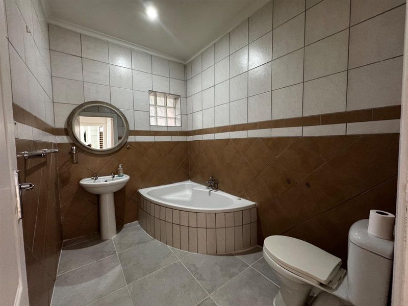 House To Rent in Denneburg, Paarl - Photo 10