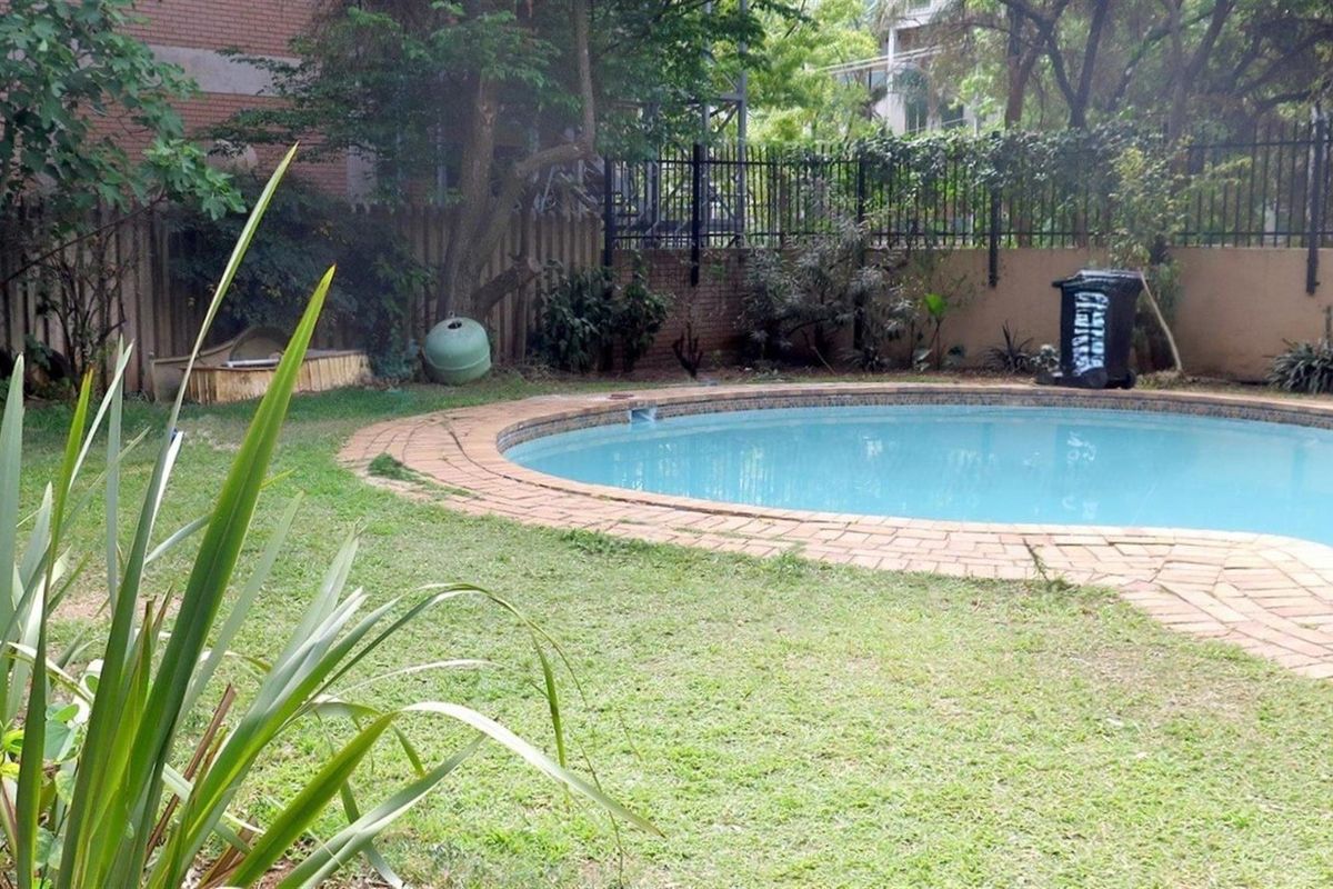 SUNNY APARTMENT IN THE HEART OF STUDENT LAND - Photo 5