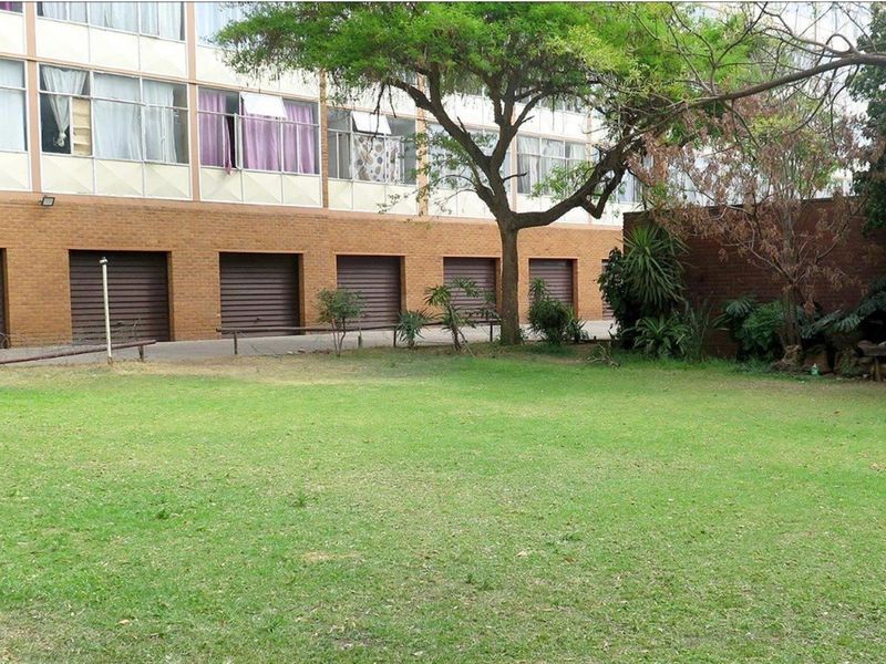 SUNNY APARTMENT IN THE HEART OF STUDENT LAND - Photo 4