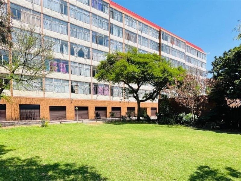 SUNNY APARTMENT IN THE HEART OF STUDENT LAND - Photo 10