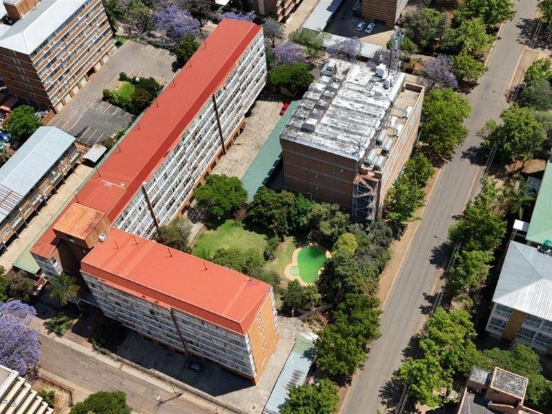 SUNNY APARTMENT IN THE HEART OF STUDENT LAND - Photo 3