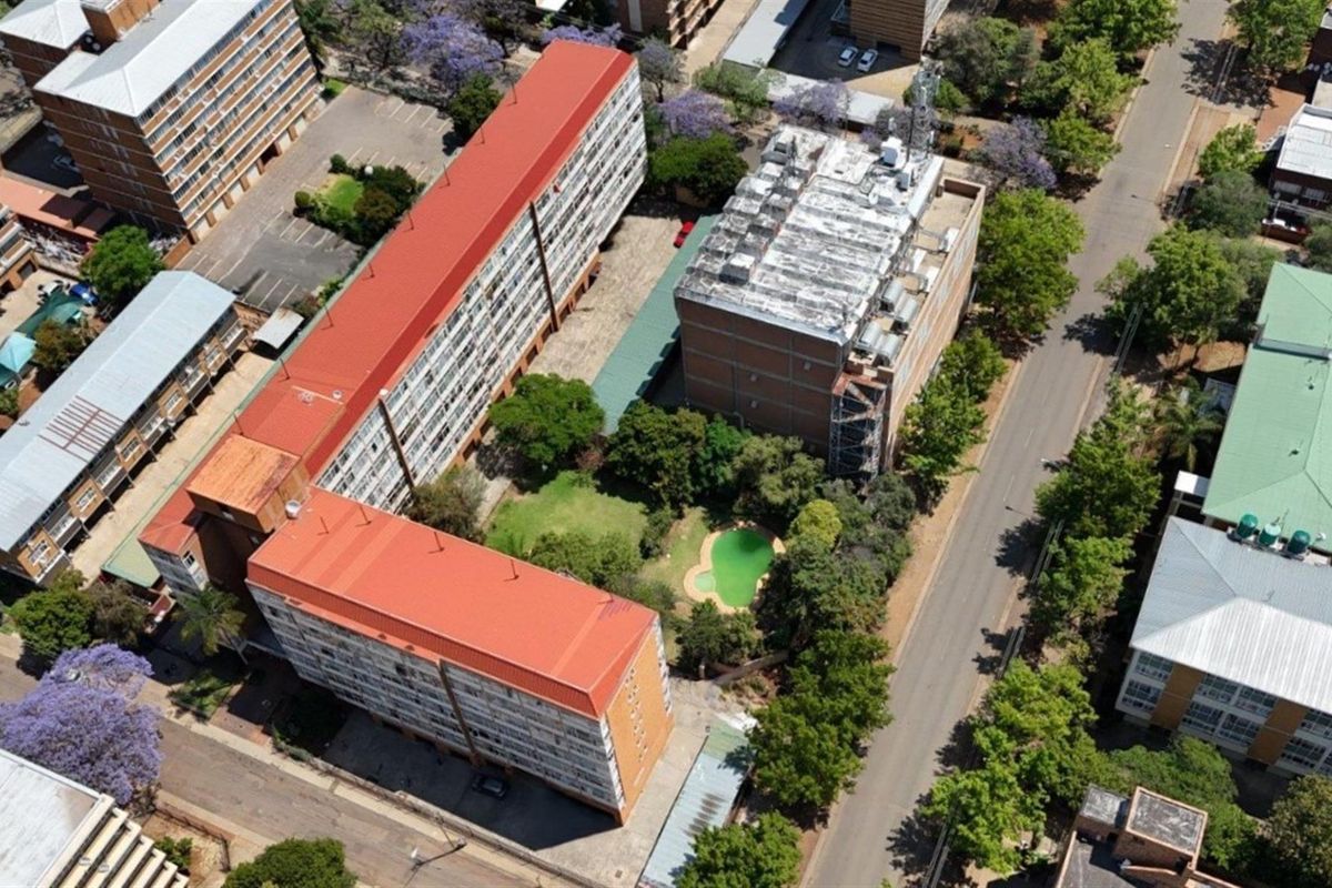 SUNNY APARTMENT IN THE HEART OF STUDENT LAND - Photo 3