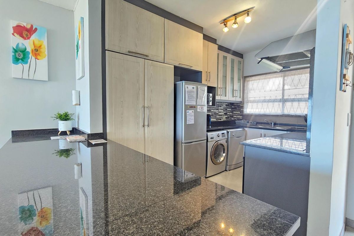 Modern Apartment with Spectacular Sea Views! - Photo 4