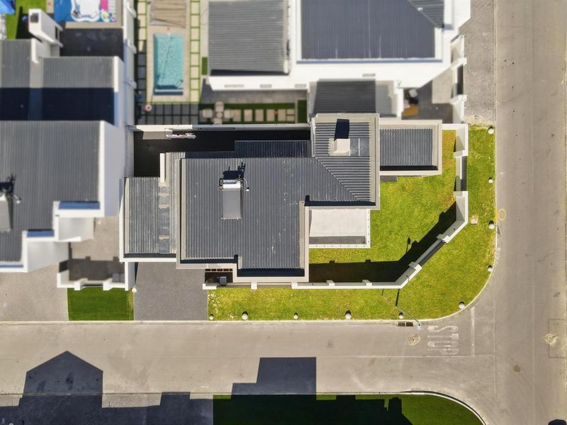 4 Bedroom Modern Double Story House in Sandown - Photo 3