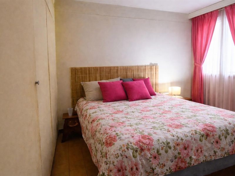 A SOUGHT-AFTER SUNNYSIDE INVESTMENT UNIT - Photo 2