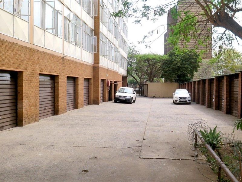 A SOUGHT-AFTER SUNNYSIDE INVESTMENT UNIT - Photo 8