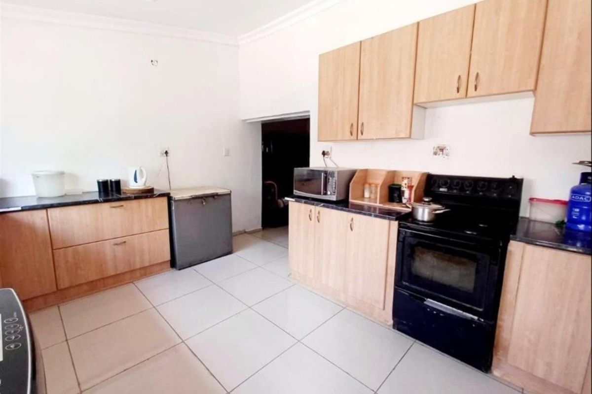 Dual living Investment Opportunity - Photo 3